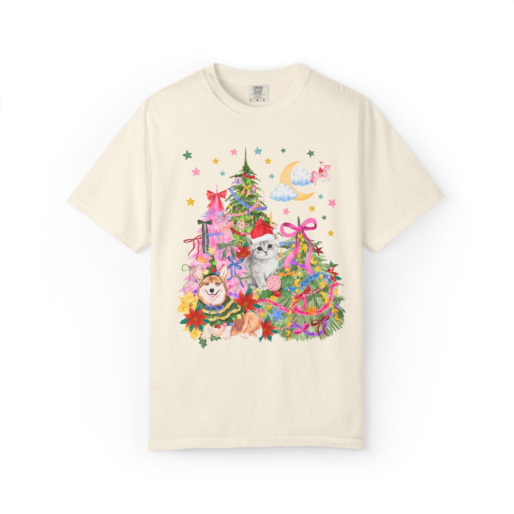 Kitschy Christmas Tee With with Corgi and Kitten: Funny Nostalgic 90s Aesthetic Xmas Tee for Animal Lover, Eclectic Holiday Tee with Stars