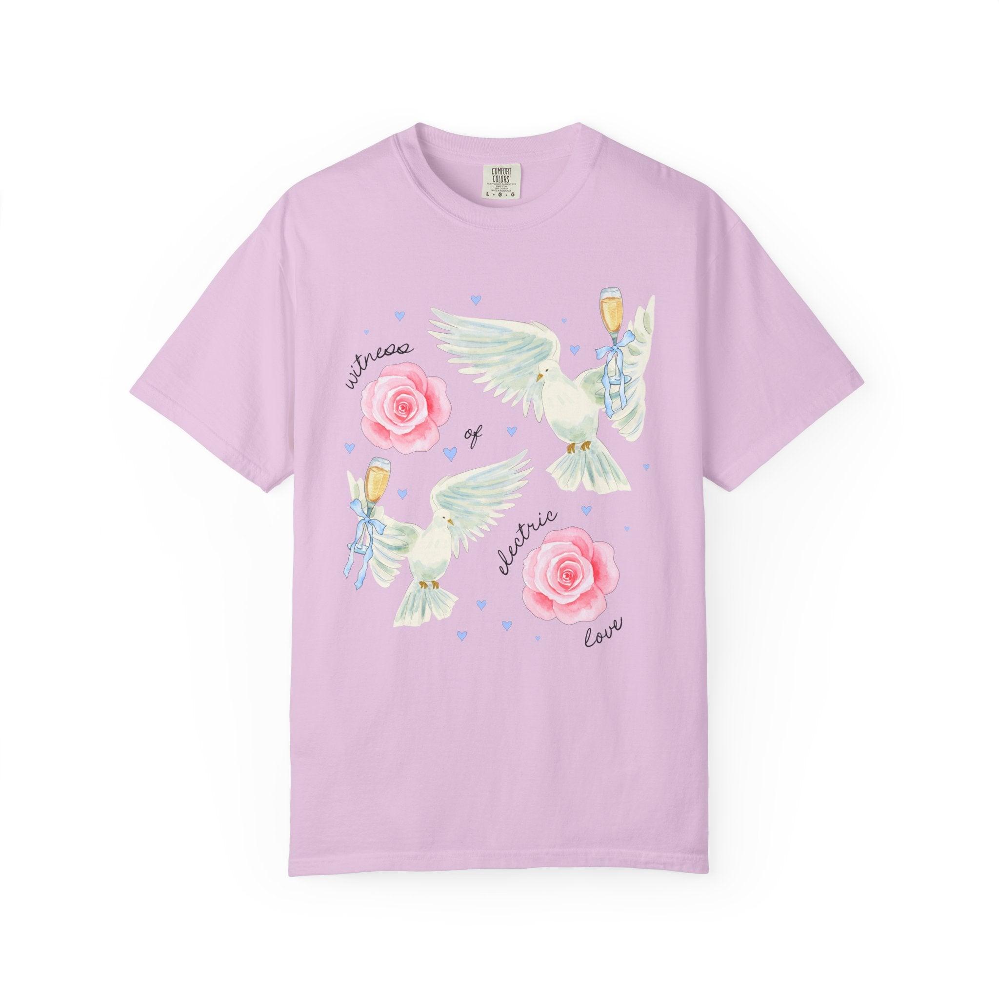 Kitschy Wedding Weekend Tee Shirt for Bachelorette Party, Matching Bride and Bridesmaids T-Shirt with Doves and Flowers: Struck By Love