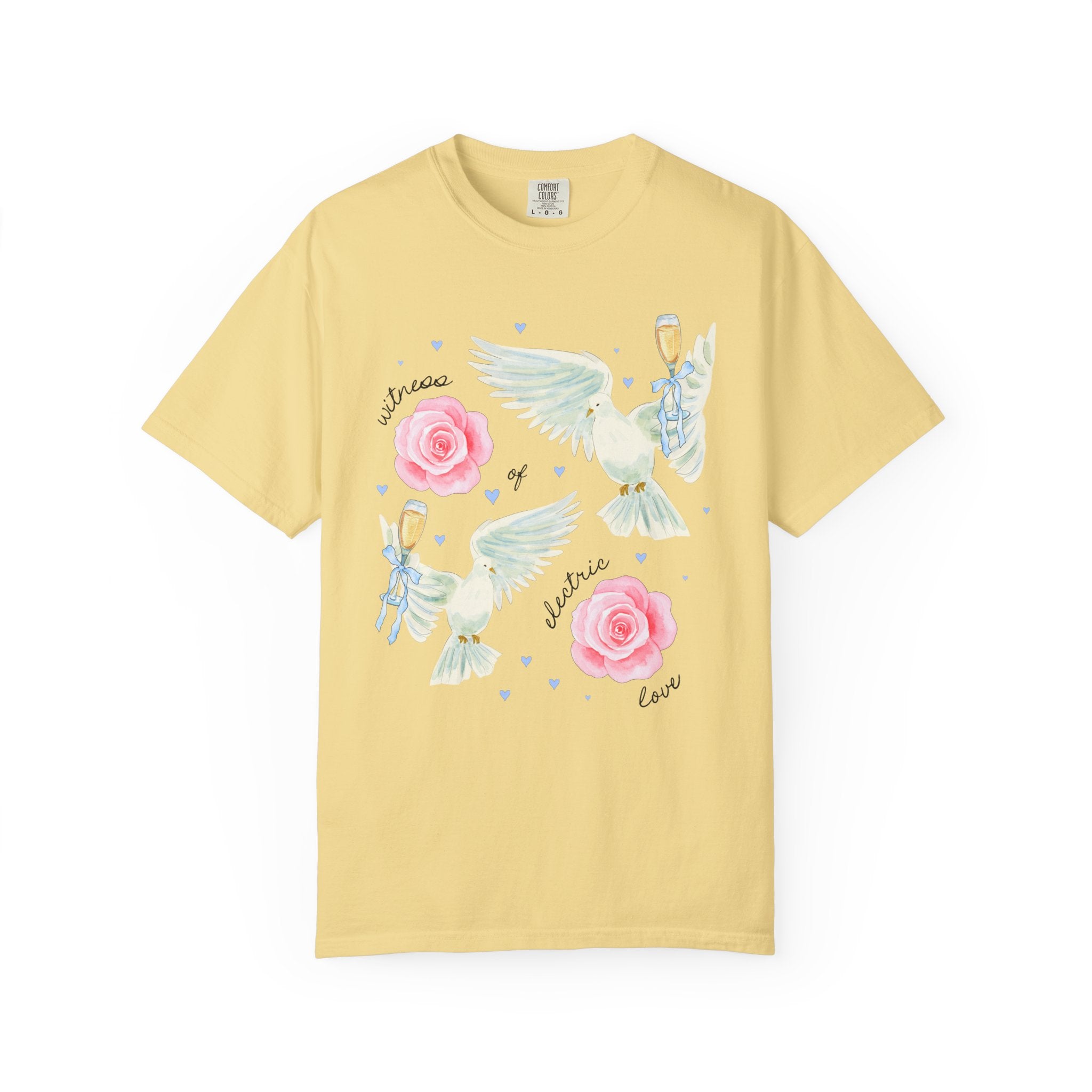 Kitschy Wedding Weekend Tee Shirt for Bachelorette Party, Matching Bride and Bridesmaids T-Shirt with Doves and Flowers: Struck By Love