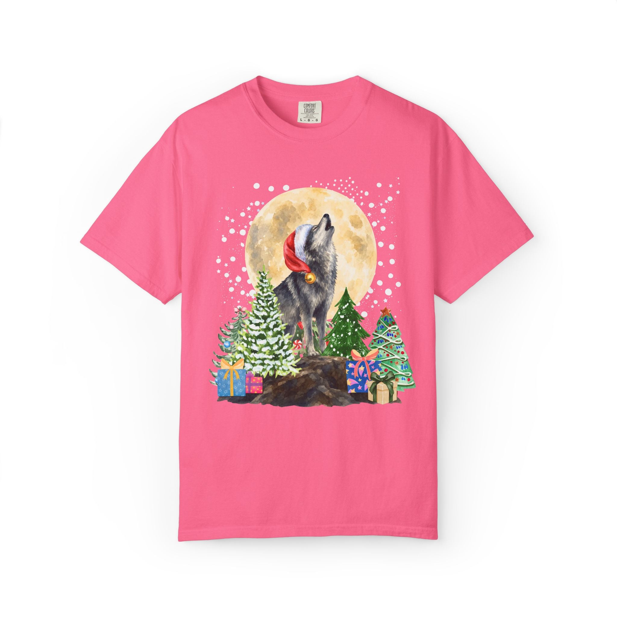 Kitschy Wolf Christmas Tee for Animal Lover, Maximalist Funny Wolf T-Shirt of a Wolf Wearing a Santa Hat, Silly Goblincore Holiday Xmas Tee
