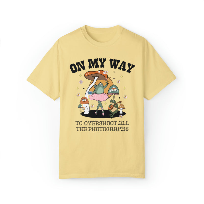 Funny Photographer Tee Shirt with Cute Ballerina Frog and Stars: On My Way to Overshoot