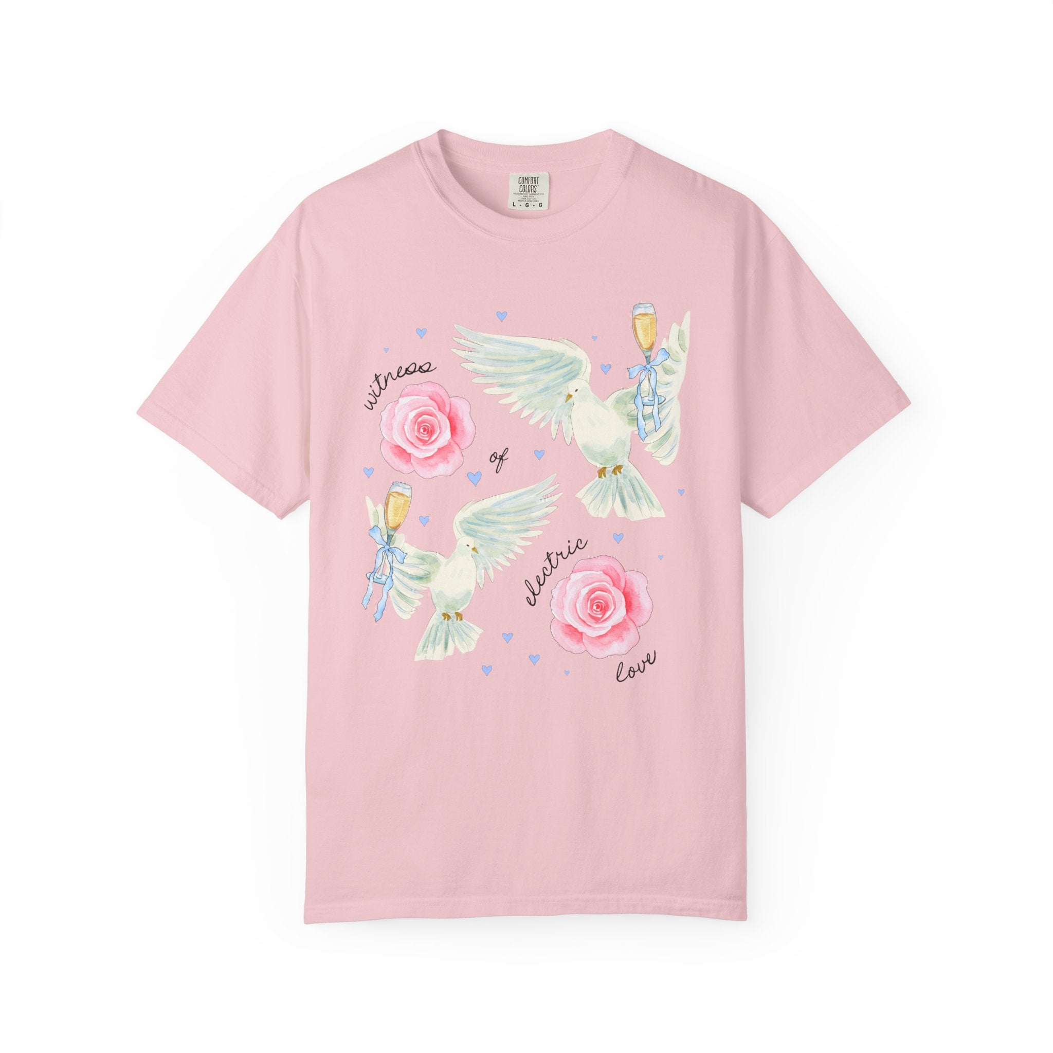 Kitschy Wedding Weekend Tee Shirt for Bachelorette Party, Matching Bride and Bridesmaids T-Shirt with Doves and Flowers: Struck By Love