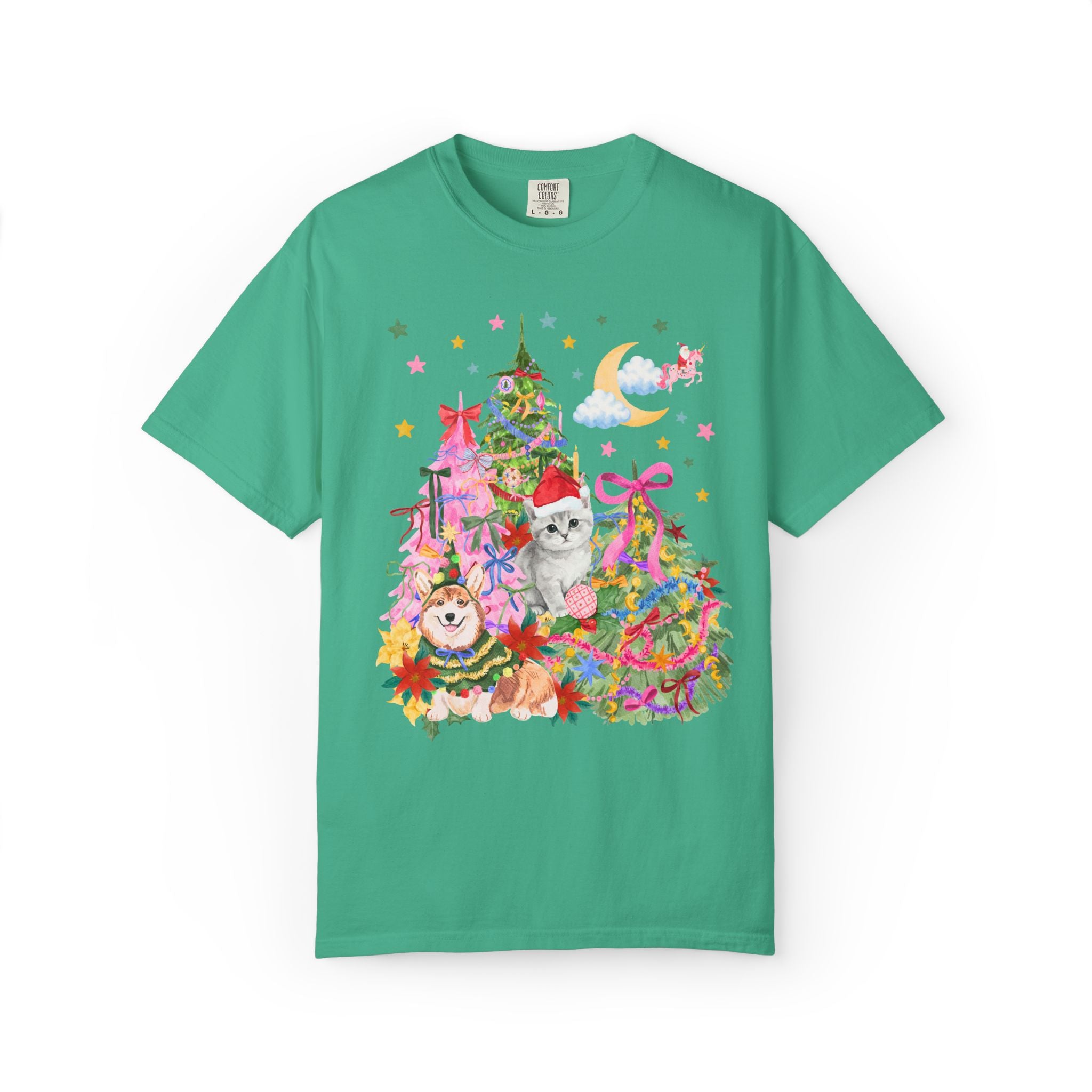 Kitschy Christmas Tee With with Corgi and Kitten: Funny Nostalgic 90s Aesthetic Xmas Tee for Animal Lover, Eclectic Holiday Tee with Stars