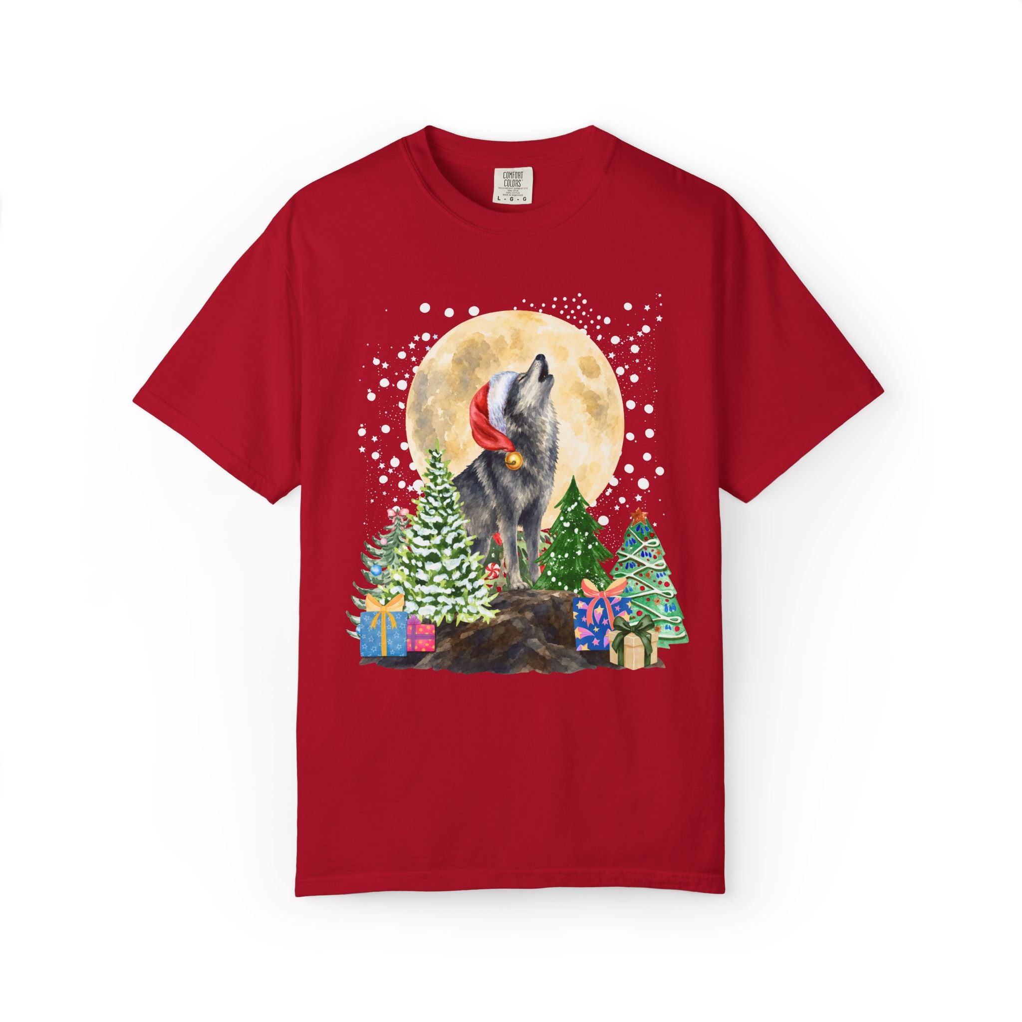 Kitschy Wolf Christmas Tee for Animal Lover, Maximalist Funny Wolf T-Shirt of a Wolf Wearing a Santa Hat, Silly Goblincore Holiday Xmas Tee