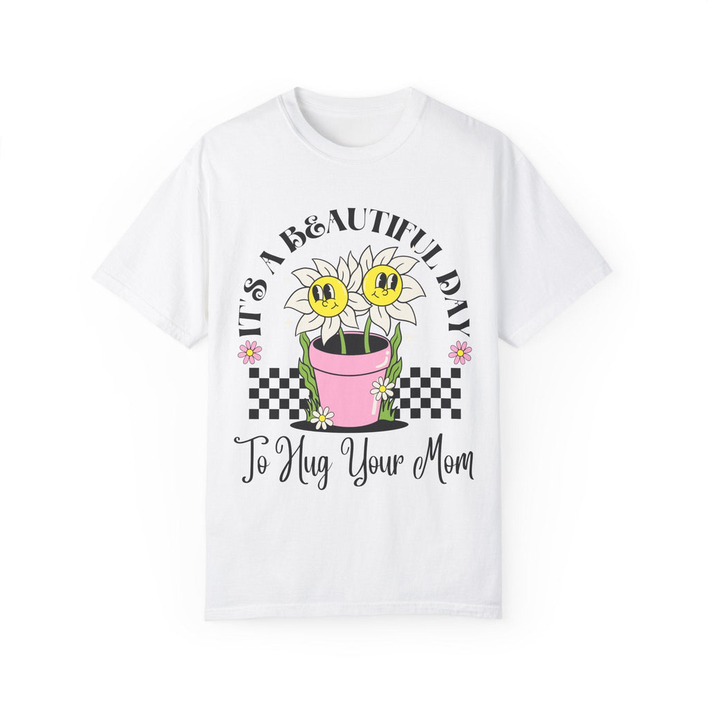 Funny Retro Mom Shirt for Mom of Teenager or Grumpy Kids: It's a Beautiful Day to Hug Your Mom | Sarcastic and Cute Mama Shirt for Birthday - Opal and June