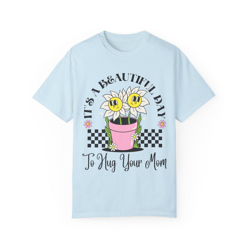 Funny Retro Mom Shirt for Mom of Teenager or Grumpy Kids: It's a Beautiful Day to Hug Your Mom | Sarcastic and Cute Mama Shirt for Birthday - Opal and June