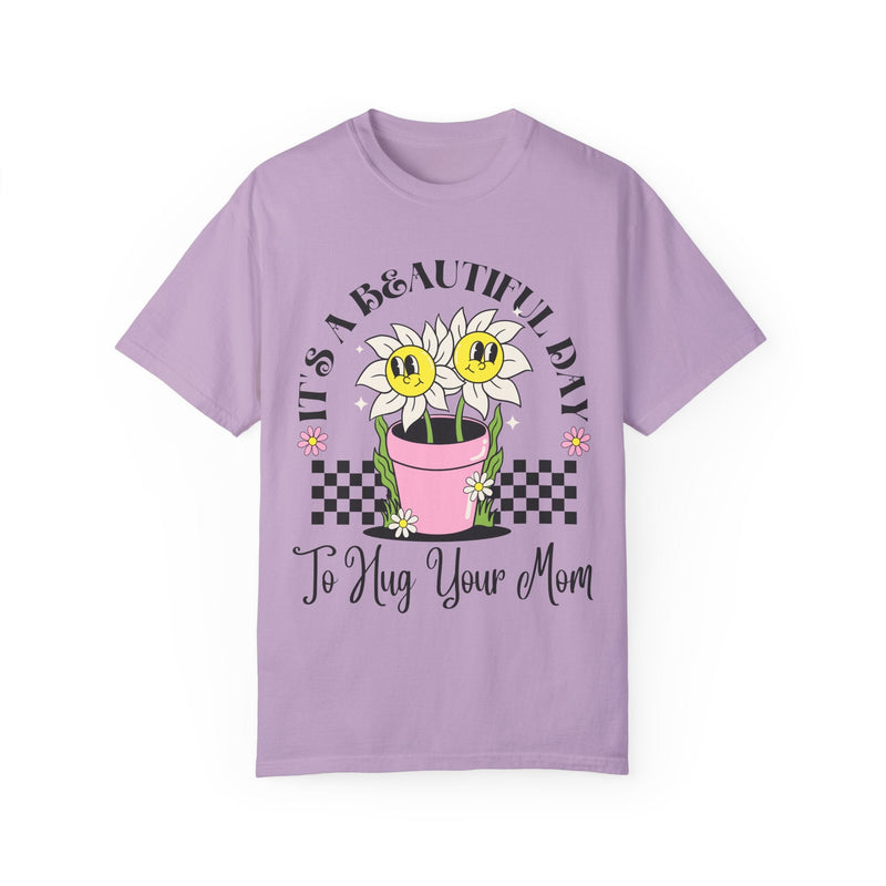 Funny Retro Mom Shirt for Mom of Teenager or Grumpy Kids: It's a Beautiful Day to Hug Your Mom | Sarcastic and Cute Mama Shirt for Birthday - Opal and June