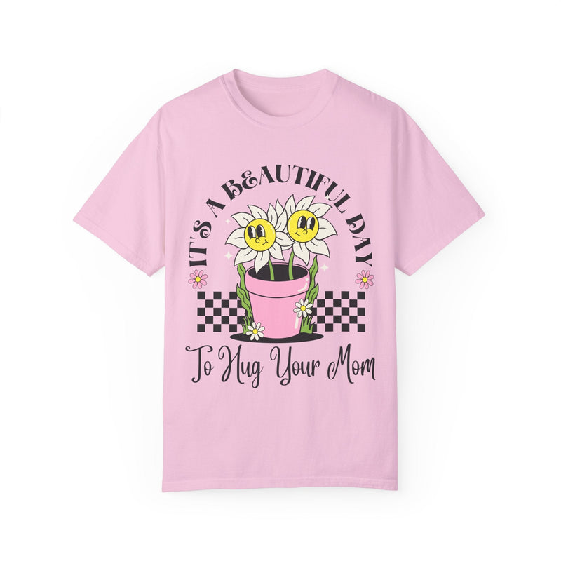 Funny Retro Mom Shirt for Mom of Teenager or Grumpy Kids: It's a Beautiful Day to Hug Your Mom | Sarcastic and Cute Mama Shirt for Birthday - Opal and June