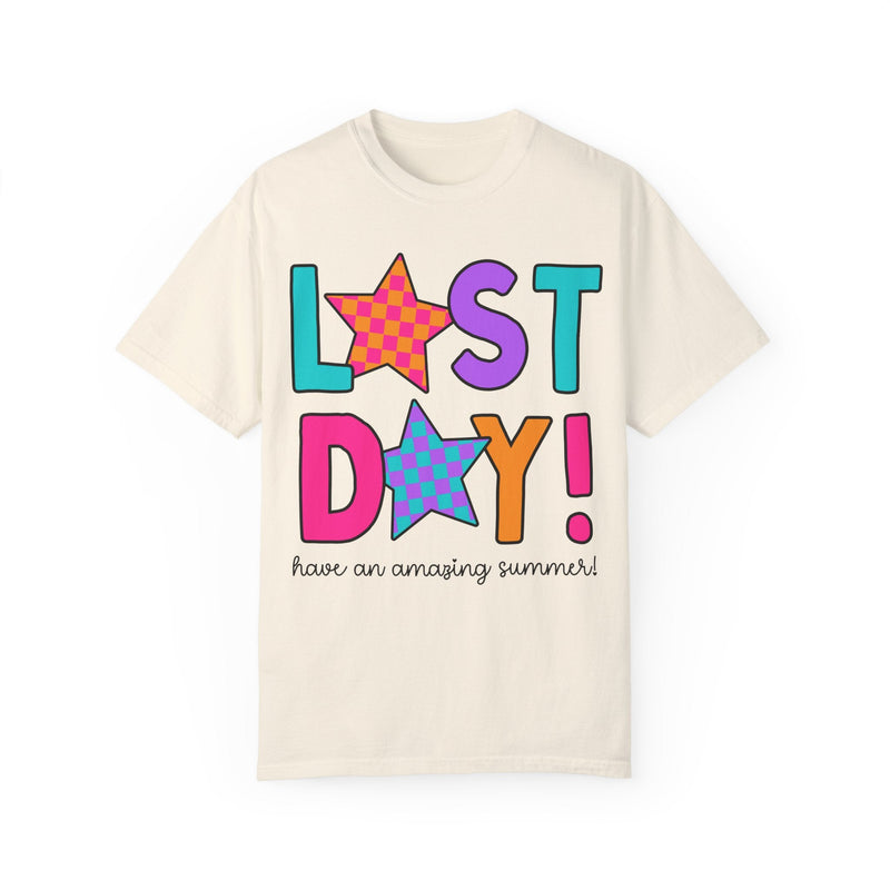 Last Day of School Tee Shirt with Stars, End of the School Year T-Shirt for School Office Staff, Cute Hello Summer Teacher Appreciation Gift - Opal and June
